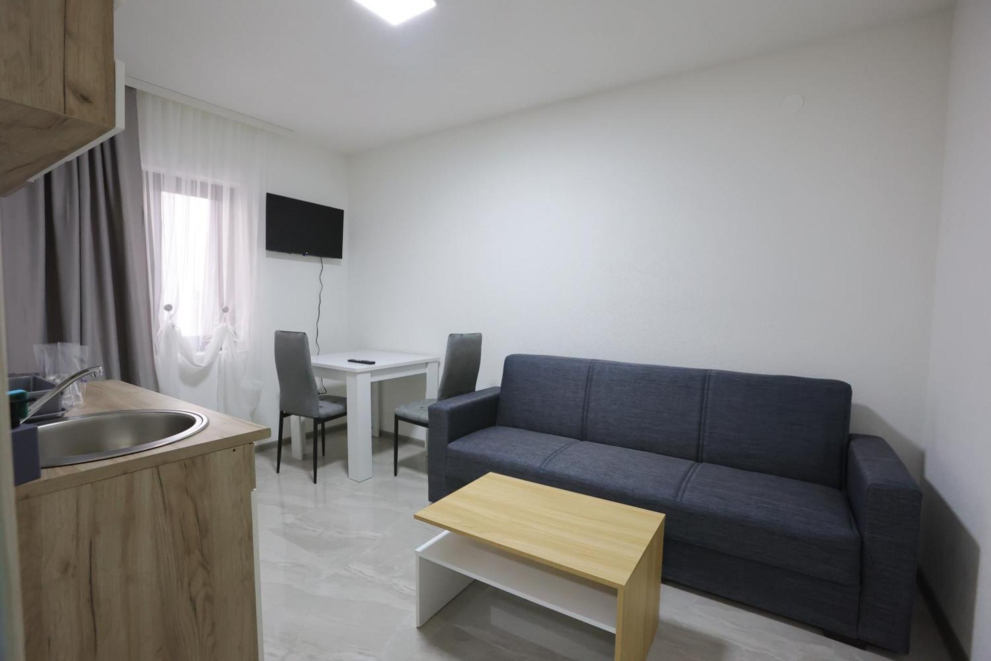 Ivan'S Guesthouse Paraćin Buitenkant foto