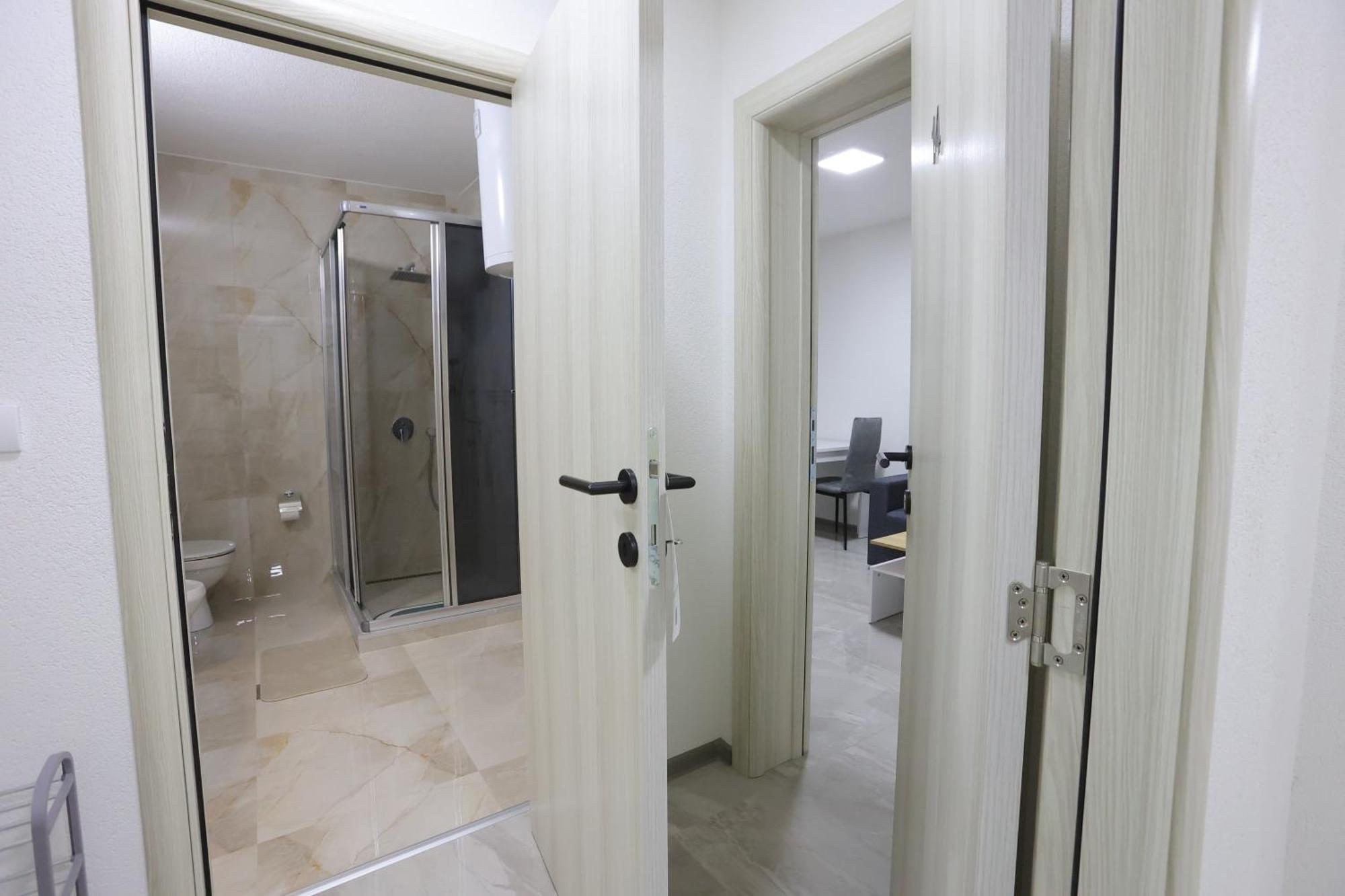 Ivan'S Guesthouse Paraćin Buitenkant foto