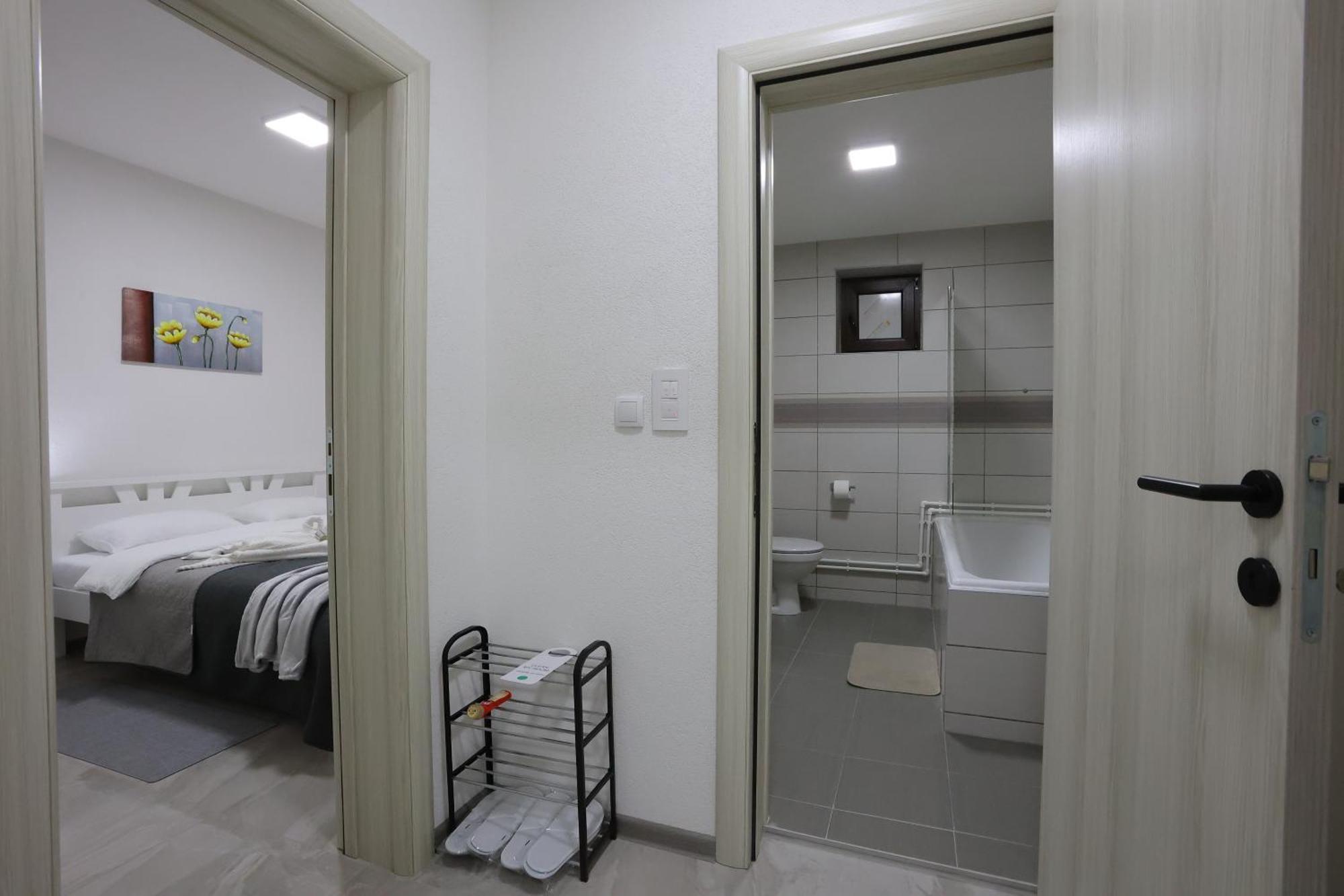 Ivan'S Guesthouse Paraćin Buitenkant foto