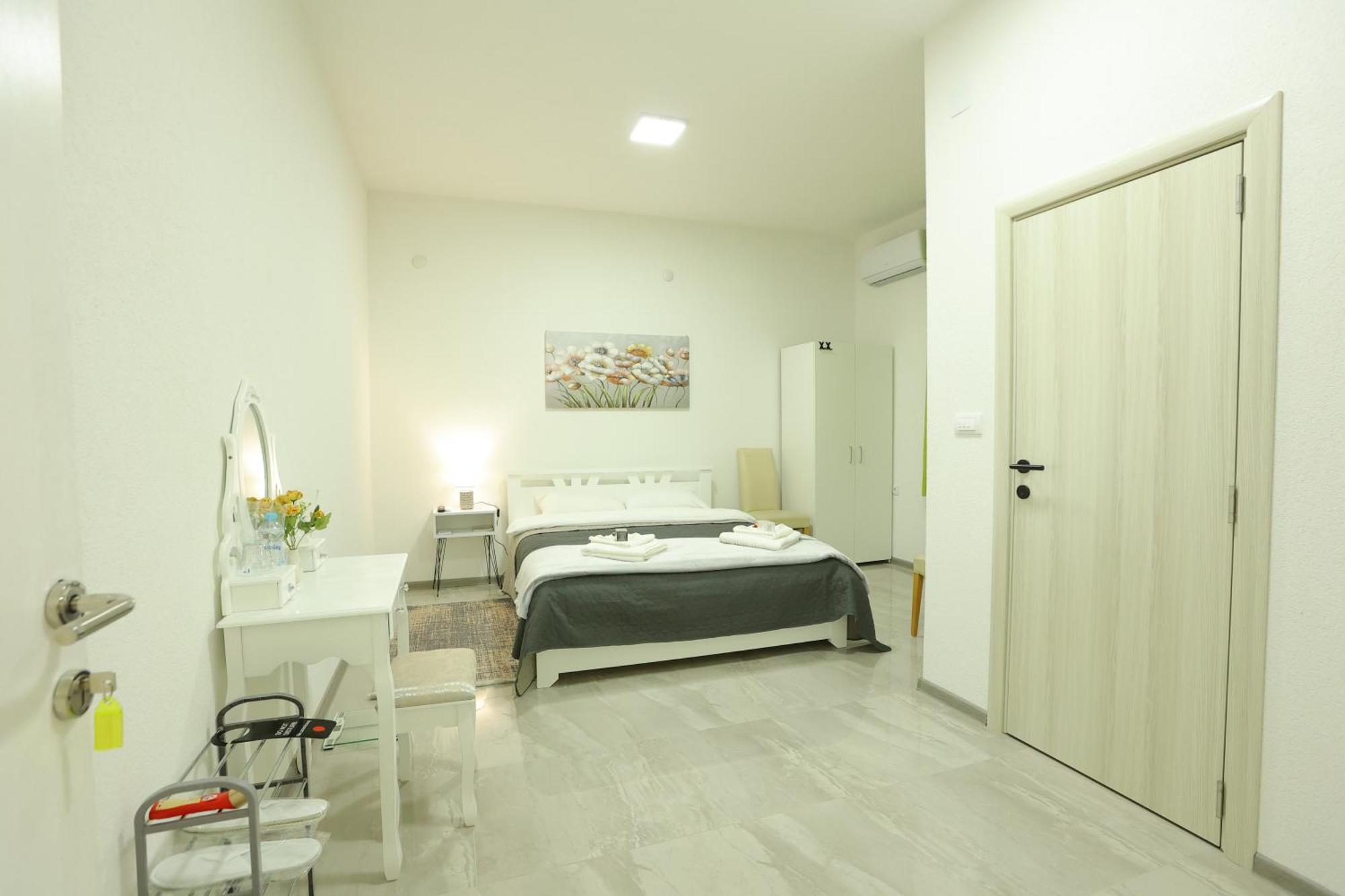 Ivan'S Guesthouse Paraćin Buitenkant foto